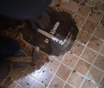 连山卫生间漏水维修公司为您分享下卫生间渗水如何处理及注意事项